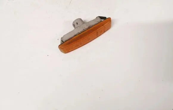 BMW 5 E39 Front fender indicator light 8360589