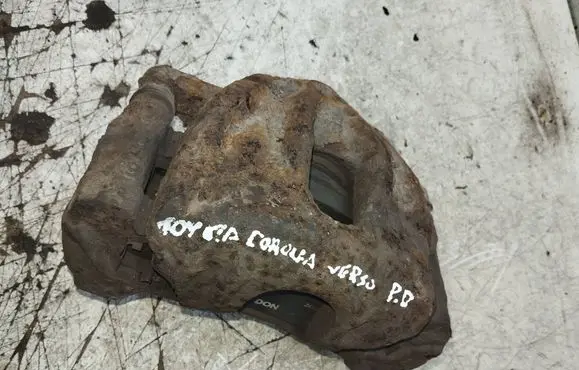 Toyota Corolla Verso AR10 Front brake caliper
