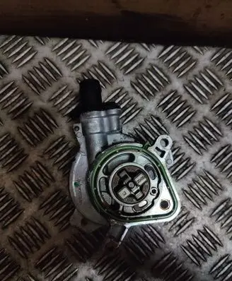 Mercedes-Benz A W177 Vacuum pump A2820900005 146508066R