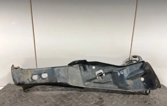 Audi A6 S6 C4 4A Radiator mount bracket 4A0805807