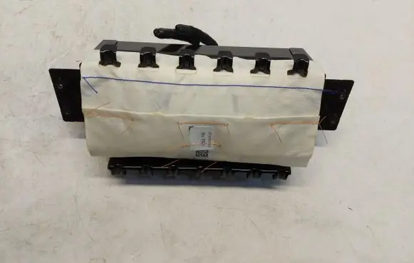 Tesla Model Y Passenger airbag 1077824-CN-F-JLK01