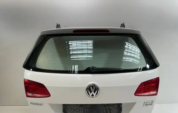 Volkswagen PASSAT B7 Tailgate/trunk/boot lid 