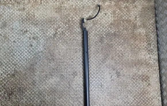 Chrysler Pacifica Tailgate/trunk strut/damper 68230340AE