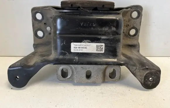 Engine mount bracket