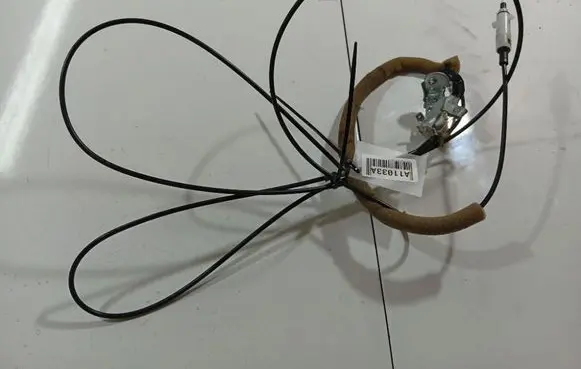 Toyota Avensis Verso Fuel tank opening switch 