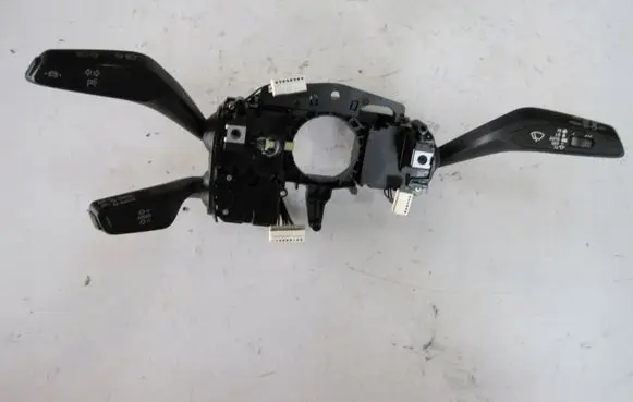 Audi A1 Central console control unit 82A953521FL
