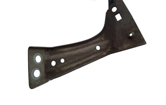 Volkswagen PASSAT B8 Fender mounting bracket