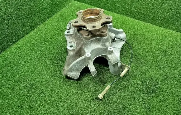 BMW 5 G30 G31 G38 Rear wheel hub 6866338 R07704