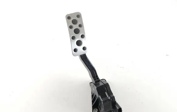 Subaru Forester SJ Accelerator throttle pedal 36010FJ070 1988001040 12T09B00108