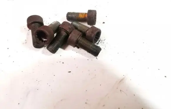 Seat Leon (1M) Nuts/bolts 