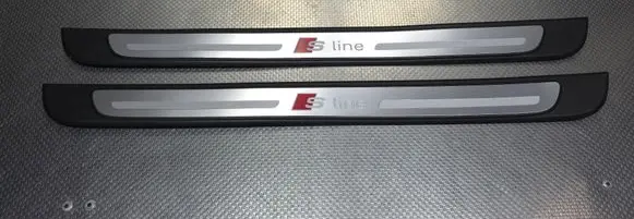 Audi A1 Side skirt front trim 8V4853491R 8V4853491P