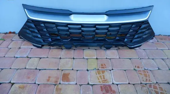 KIA Sportage Front bumper upper radiator grill 86351R2000