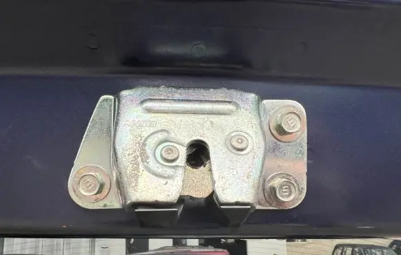 Peugeot 4007 Tailgate/trunk/boot lock/catch/latch