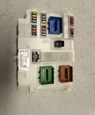 Volvo V60 Fuse module 31384933B 31384933 98HL143720040A