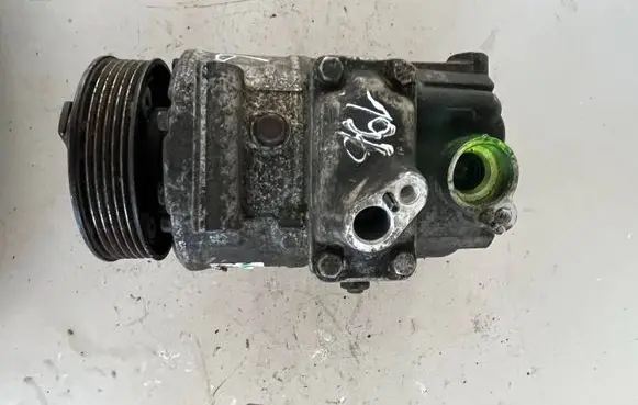 Volkswagen Golf V Air conditioning (A/C) compressor (pump) 1K0820803S 13428680