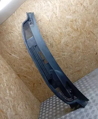 Mercedes-Benz B W245 Wiper trim A1698300013