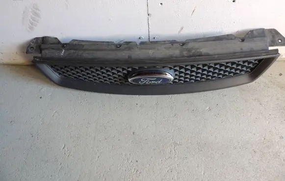 Ford Focus Front grill 4M518138AC 4M518200BD 4M518200AJ