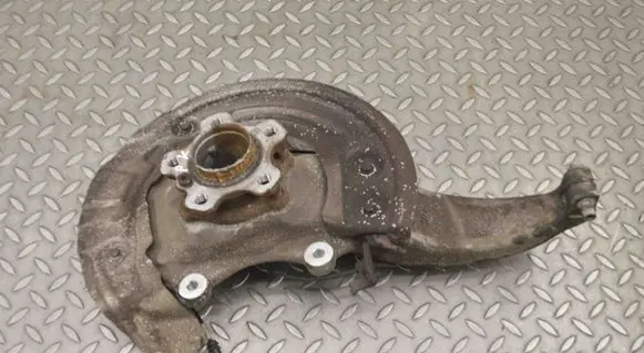 Front wheel hub