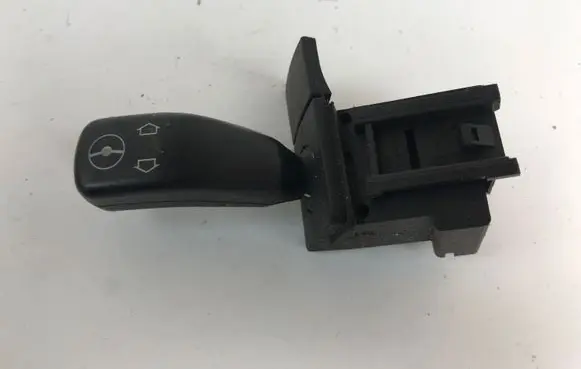BMW 5 E39 Steering wheel adjustment switch 8373901 LK01800000