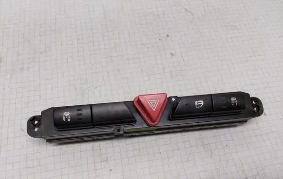 KIA Ceed Seat heating switch 937001H000 937001H010 202006302