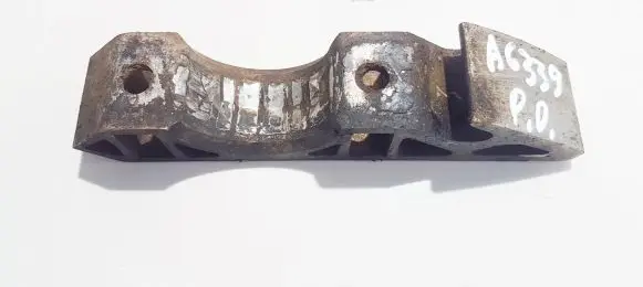 Volkswagen Touareg I Sway bar bush bracket, front 7l0411063b 7l0.411.063.b