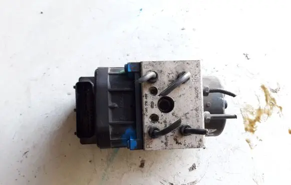 Toyota Avensis T250 ABS Pump 273004229