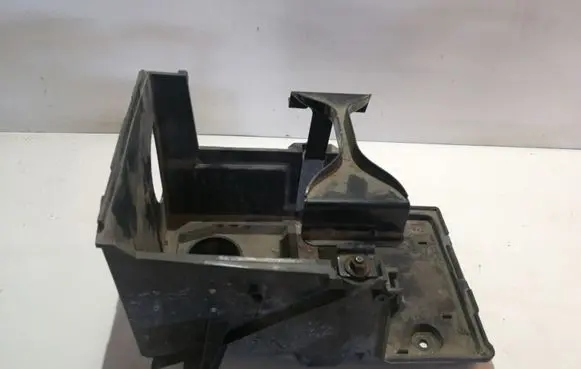 Volvo V50 Battery box tray 