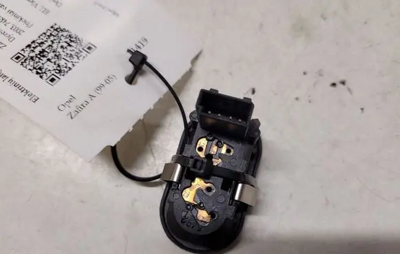Opel Zafira A Electric window control switch 13363100 90561388