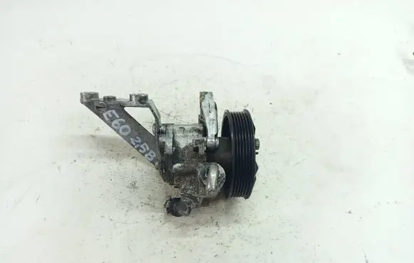 BMW 5 E60 E61 Power steering pump 677732101 6777321