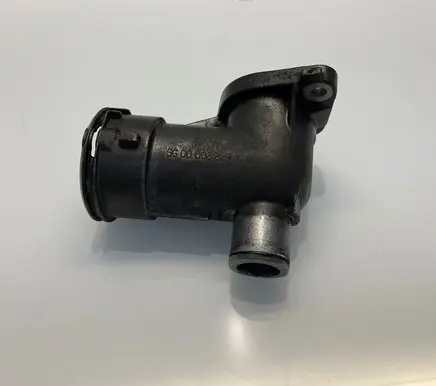 Mercedes-Benz E W211 Engine coolant pipe/hose A6422000056 6422000056