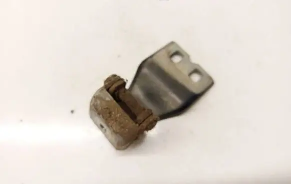 Ford Focus Tailgate/trunk/boot hinge 