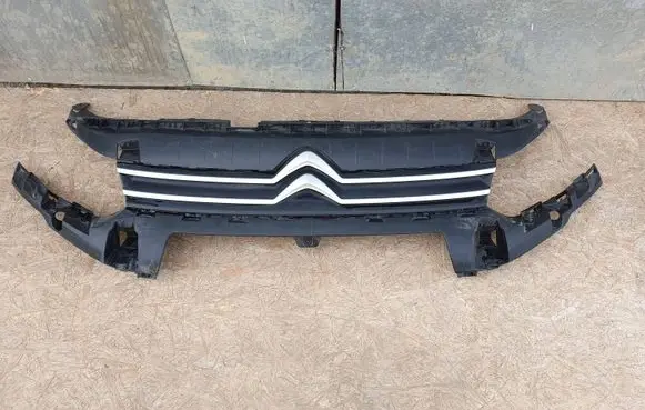 Citroen Berlingo Front bumper upper radiator grill 9816779080