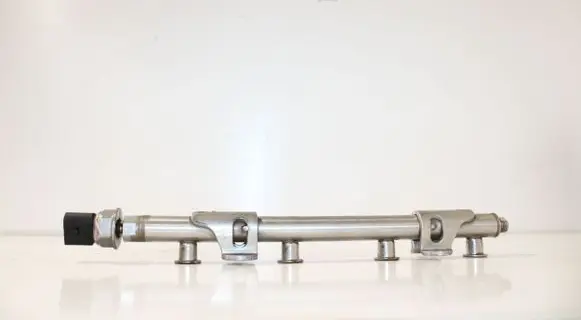 Volkswagen Golf VII Fuel main line pipe 04E133320D 06K906051A