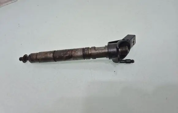 Fuel injector