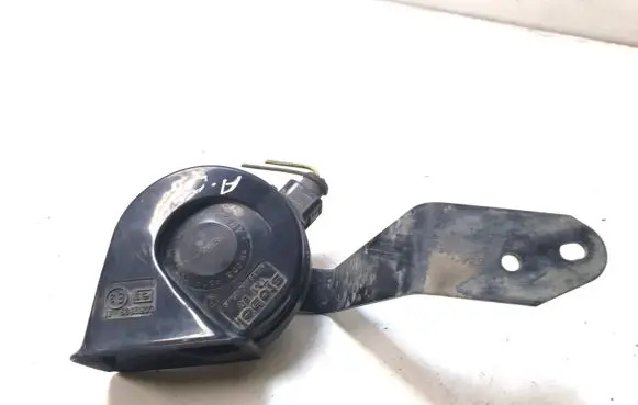 Audi A6 S6 C5 4B Horn signal 4B0951223A