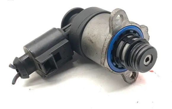Volkswagen PASSAT B7 Fuel pressure regulator 0928400768