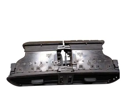 Volkswagen PASSAT B6 Dash center air vent grill 3C1819728F P0108668 T0024386