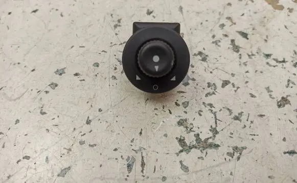 Citroen Xsara Picasso Wing mirror switch 185526