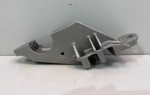 BMW M8 F93 Gran Coupe Sway bar bush bracket, front 6884012