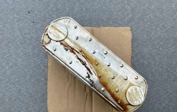 Engine oil radiator