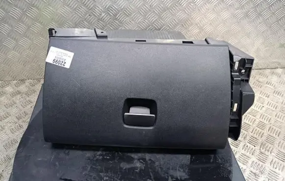 Opel Vivaro Glove box