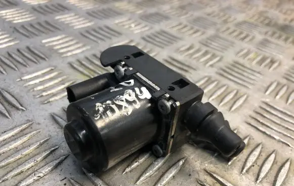 BMW 1 F20 F21 Electric auxiliary coolant/water pump 8514557