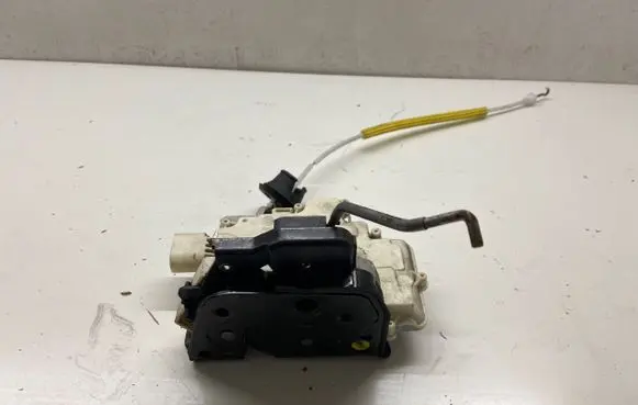 Audi A4 S4 B7 8E 8H Rear door lock 8E0839015AA