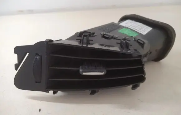 Opel Astra J Dash center air vent grill 13300564