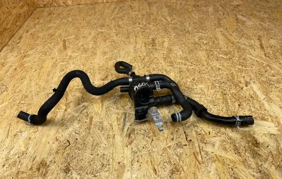 Engine coolant pipe/hose