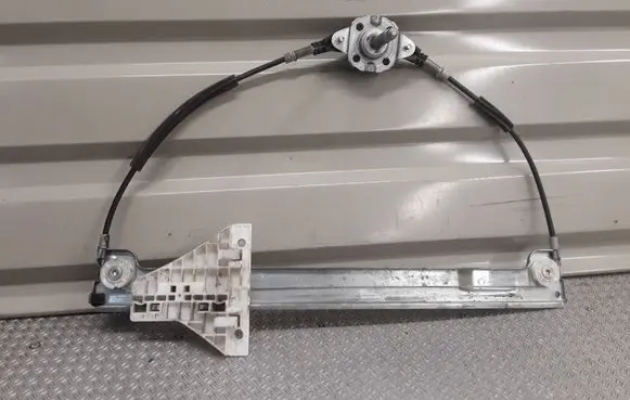 Mitsubishi Colt Rear door manual window regulator RA2486