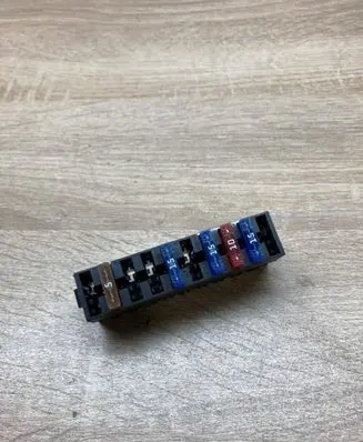 Audi A6 S6 C6 4F Fuse module 4D0937501