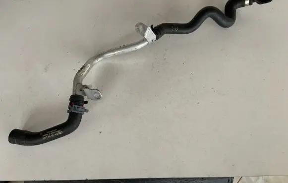 Audi Q5 SQ5 Engine coolant pipe/hose 80A122109J