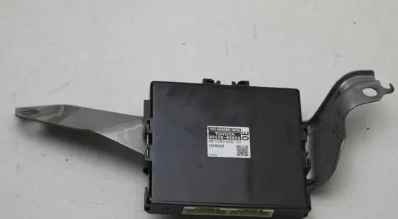Toyota Avensis T270 Other control units/modules 8969005050