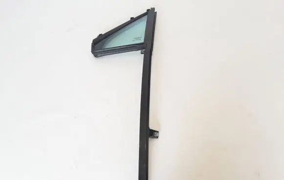 Renault Zoe Front vent window/glass (coupe) 803311561R